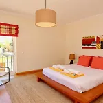 Nuki- Cleverdetails, Quiet Location, Sleeps 8, Private Pool