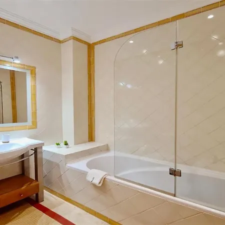 Nuki- Cleverdetails, Quiet Location, Sleeps 8, Private Pool Vilamoura