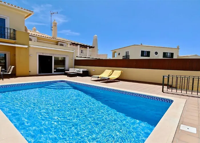 Villa Nuki- Cleverdetails, Quiet Location, Sleeps 8, Private Pool Vilamoura