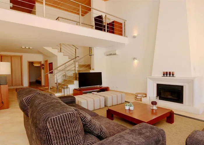 Villa Nuki- Cleverdetails, Quiet Location, Sleeps 8, Private Pool Vilamoura