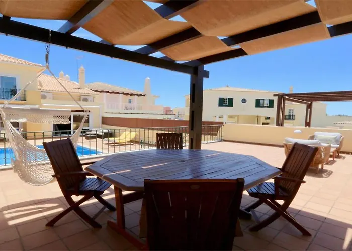 Nuki- Cleverdetails, Quiet Location, Sleeps 8, Private Pool Villa