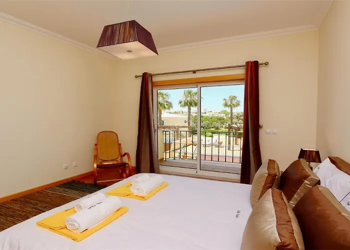 Nuki- Cleverdetails, Quiet Location, Sleeps 8, Private Pool Villa *