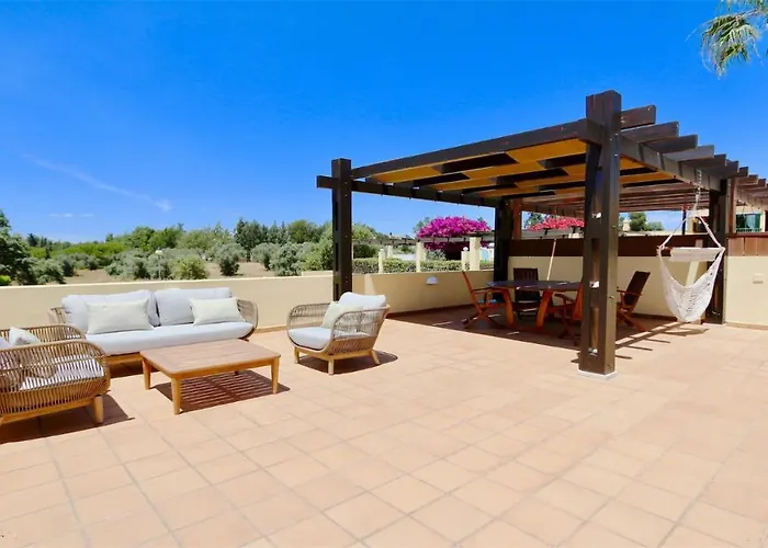 Villa Nuki- Cleverdetails, Quiet Location, Sleeps 8, Private Pool *
