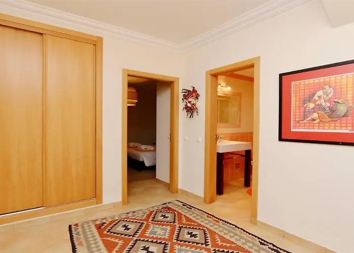 Villa Nuki- Cleverdetails, Quiet Location, Sleeps 8, Private Pool Vilamoura