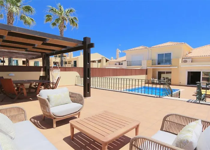 Villa Nuki- Cleverdetails, Quiet Location, Sleeps 8, Private Pool Vilamoura
