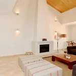 Nuki- Cleverdetails, Quiet Location, Sleeps 8, Private Pool Villa