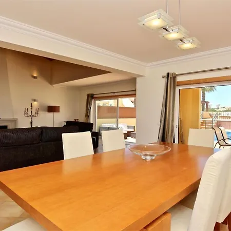 Villa Nuki- Cleverdetails, Quiet Location, Sleeps 8, Private Pool Vilamoura