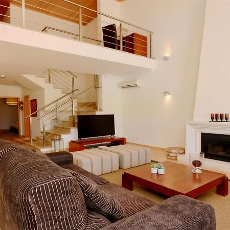 Villa Nuki- Cleverdetails, Quiet Location, Sleeps 8, Private Pool Vilamoura