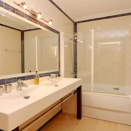 Nuki- Cleverdetails, Quiet Location, Sleeps 8, Private Pool Villa Vilamoura