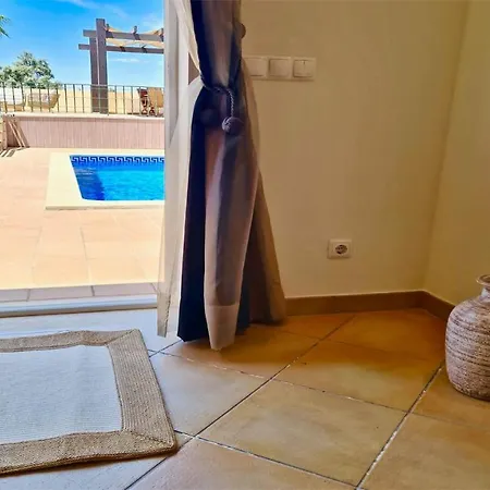 Nuki- Cleverdetails, Quiet Location, Sleeps 8, Private Pool Villa Vilamoura