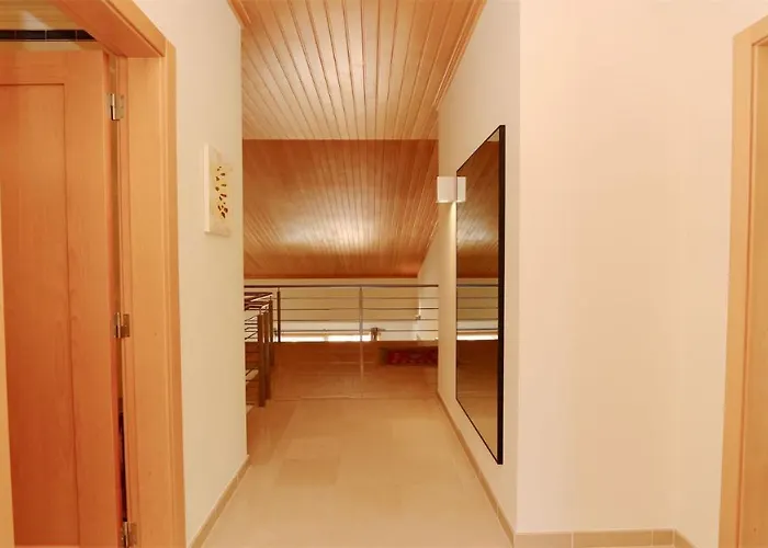 Nuki- Cleverdetails, Quiet Location, Sleeps 8, Private Pool Villa *