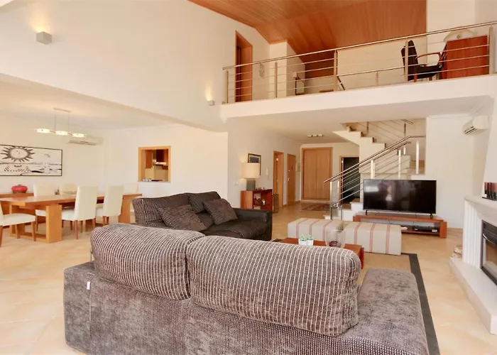 Villa Nuki- Cleverdetails, Quiet Location, Sleeps 8, Private Pool *