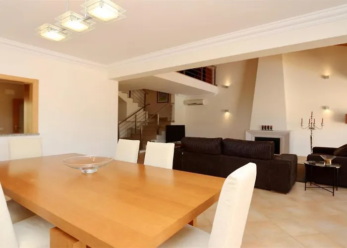 Nuki- Cleverdetails, Quiet Location, Sleeps 8, Private Pool Villa Vilamoura