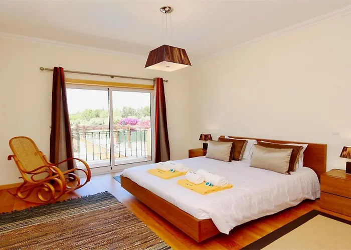 Nuki- Cleverdetails, Quiet Location, Sleeps 8, Private Pool