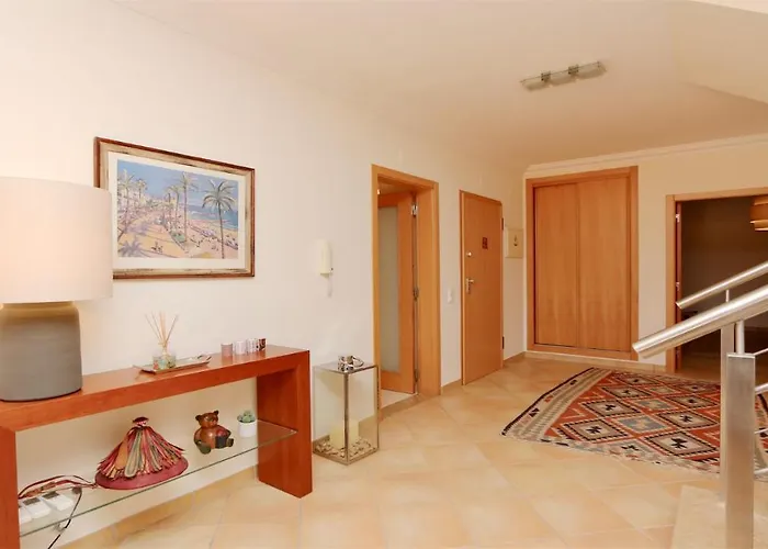 Nuki- Cleverdetails, Quiet Location, Sleeps 8, Private Pool Villa Vilamoura