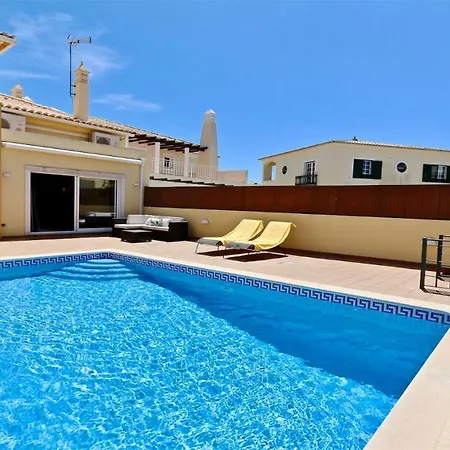 Villa Nuki- Cleverdetails, Quiet Location, Sleeps 8, Private Pool Vilamoura