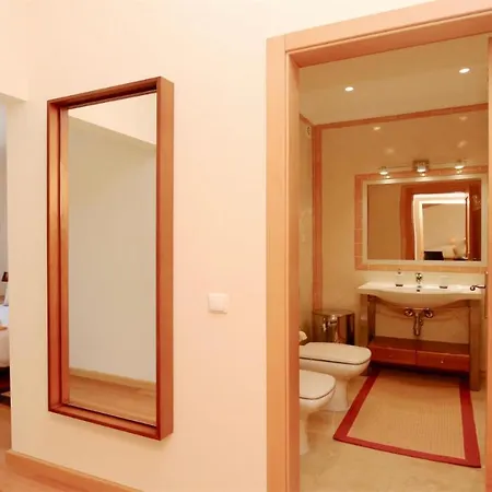Villa Nuki- Cleverdetails, Quiet Location, Sleeps 8, Private Pool *